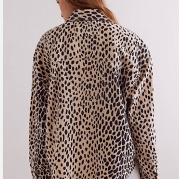 Free People We the Free Calico Animal Print Flannel Shirt in Snow Leopard Combo - Picture 4 of 9